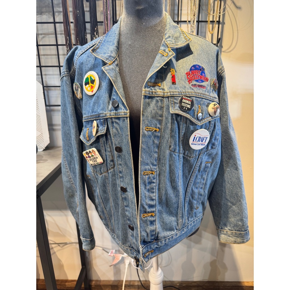 Vintage Planet Hollywood Las Vegas Denim Jacket Medium Wash With Pins 90s Retro